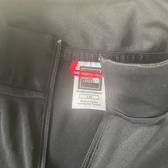 The North Face women’s 1/4 long sleeve - Picture 3 of 3